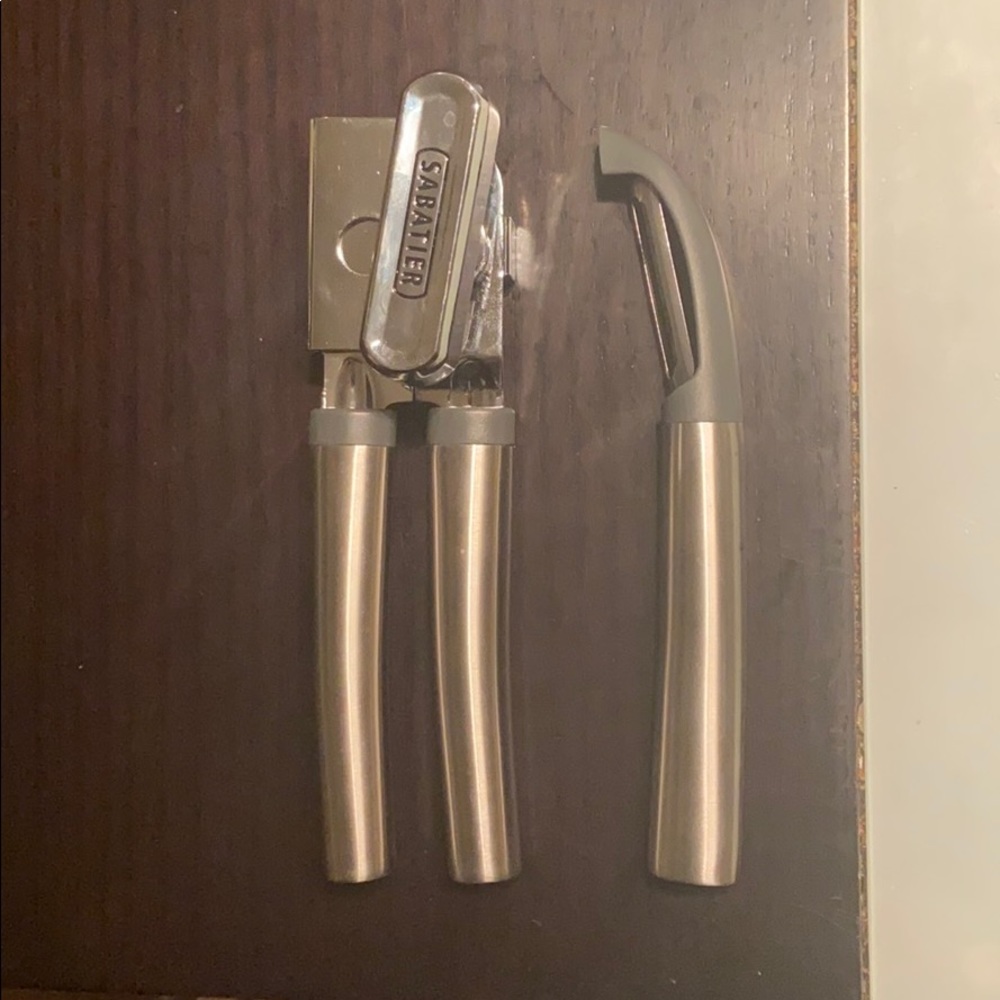 Can opener and peeler set for @bellabellaish